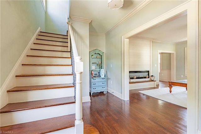 929 S Hawthorne Road, Winston-salem, NC 27103