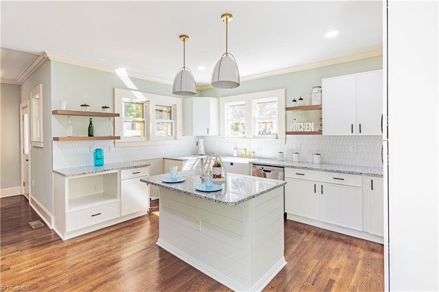 929 S Hawthorne Road, Winston-salem, NC 27103