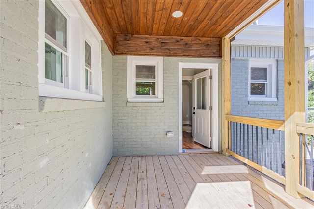 929 S Hawthorne Road, Winston-salem, NC 27103