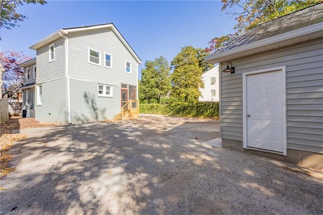 929 S Hawthorne Road, Winston-salem, NC 27103