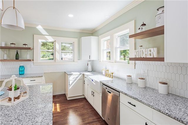 929 S Hawthorne Road, Winston-salem, NC 27103