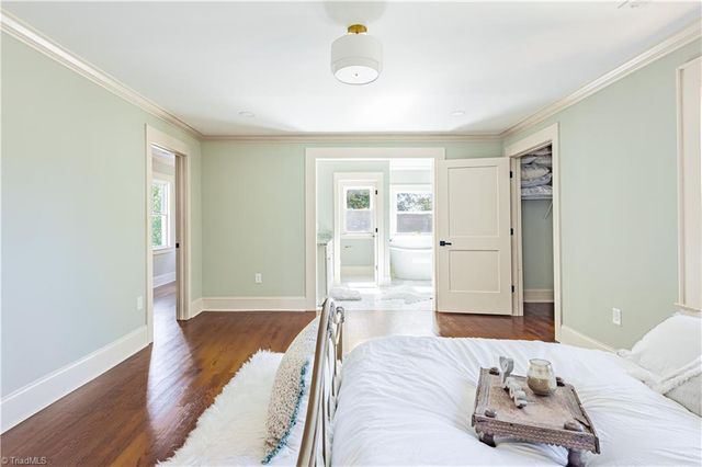 929 S Hawthorne Road, Winston-salem, NC 27103