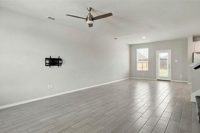944 Ravenwood Lane, Van Alstyne, TX 75495