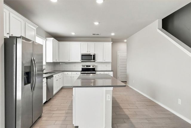 944 Ravenwood Lane, Van Alstyne, TX 75495