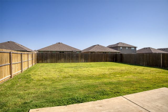 944 Ravenwood Lane, Van Alstyne, TX 75495