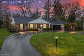 4330 S McNay Court, West Bloomfield Charter Township, MI 48323