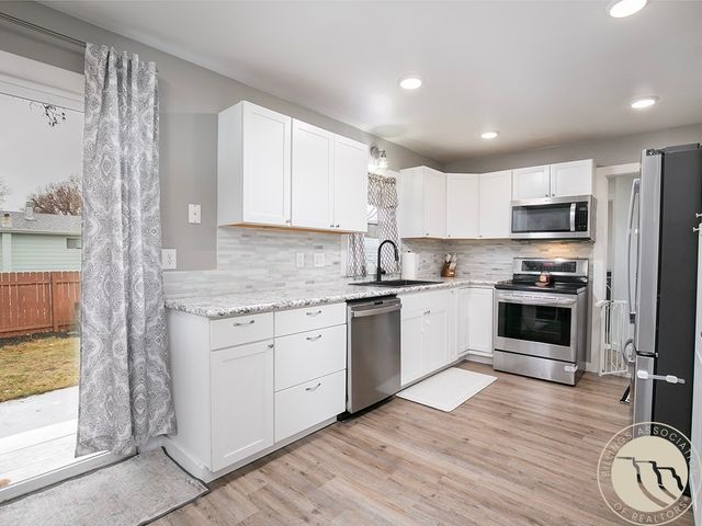 1704 Burlington AVENUE, Billings, MT 59102