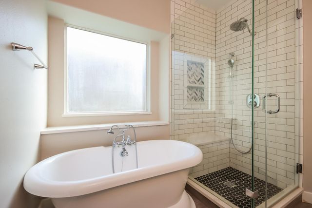 28923 Hidden Lake W, Magnolia, TX 77354