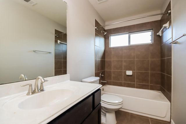 28923 Hidden Lake W, Magnolia, TX 77354