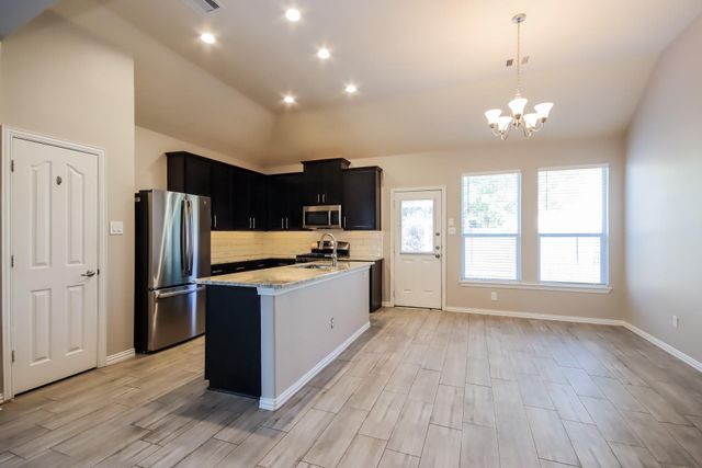 28923 Hidden Lake W, Magnolia, TX 77354