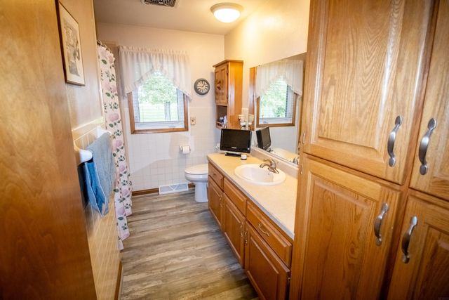 11621 Kimball Avenue, Waterloo, IA 50701