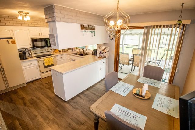 11621 Kimball Avenue, Waterloo, IA 50701