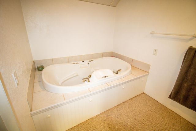 11621 Kimball Avenue, Waterloo, IA 50701