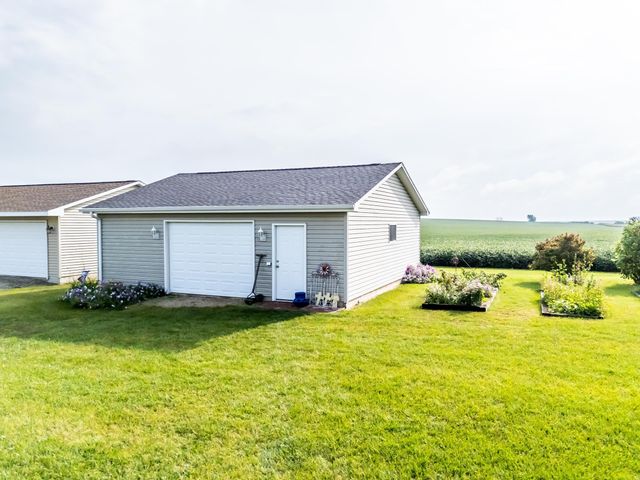 11621 Kimball Avenue, Waterloo, IA 50701