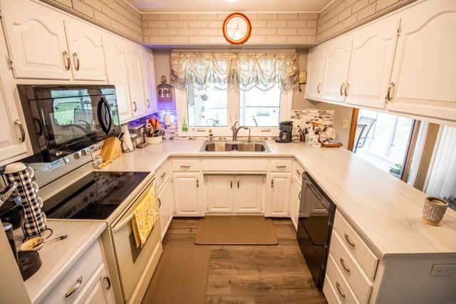 11621 Kimball Avenue, Waterloo, IA 50701