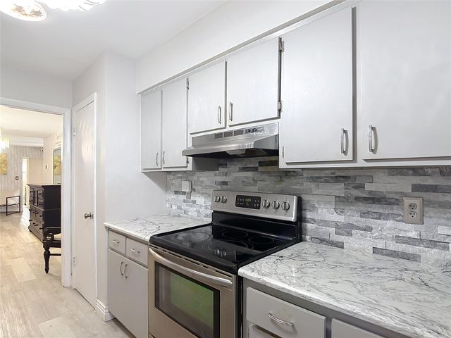 331 BAY STREET, Auburndale, FL 33823