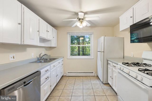 14309 FAIRMONT CT, Woodbridge, VA 22193