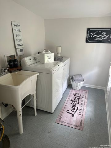 1249 W HERMOSA DR, San Antonio, TX 78201