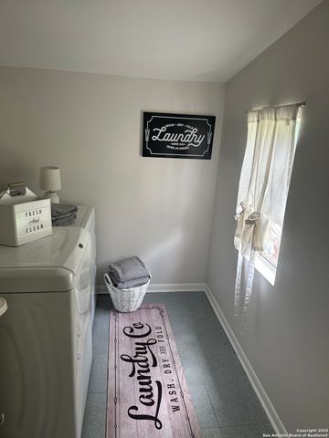 1249 W HERMOSA DR, San Antonio, TX 78201