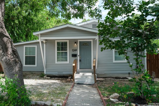 1249 W HERMOSA DR, San Antonio, TX 78201