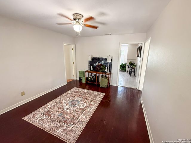 1249 W HERMOSA DR, San Antonio, TX 78201