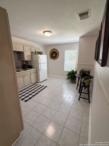 1249 W HERMOSA DR, San Antonio, TX 78201