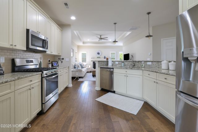 31 Garden Path, Barnegat, NJ 08005