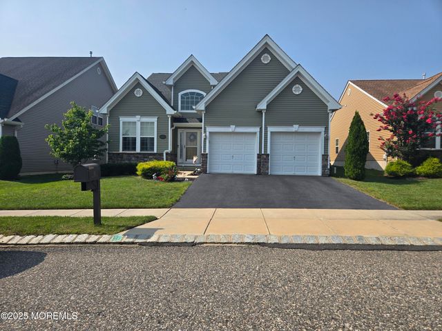 31 Garden Path, Barnegat, NJ 08005