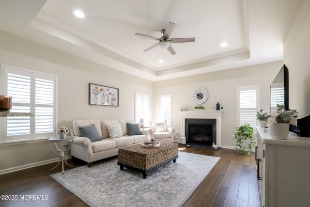 31 Garden Path, Barnegat, NJ 08005