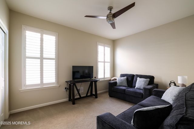 31 Garden Path, Barnegat, NJ 08005