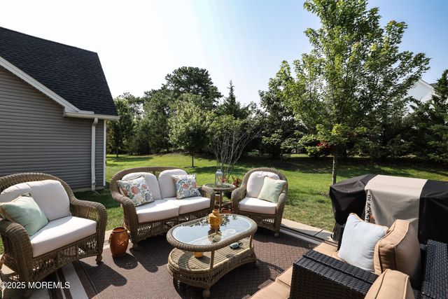 31 Garden Path, Barnegat, NJ 08005