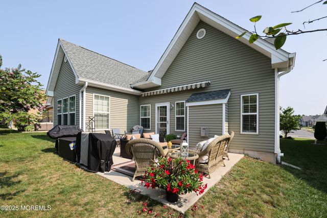 31 Garden Path, Barnegat, NJ 08005