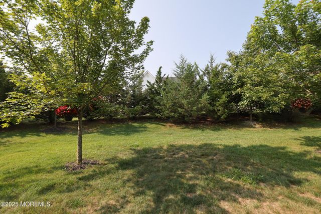 31 Garden Path, Barnegat, NJ 08005