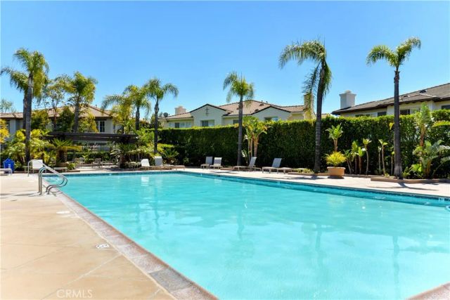 18 Via Florencia, Mission Viejo, CA 92692