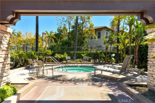 18 Via Florencia, Mission Viejo, CA 92692