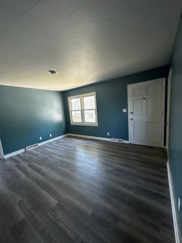 2334 S Greenwood St, Wichita, KS 67211