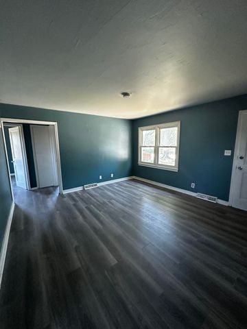2334 S Greenwood St, Wichita, KS 67211
