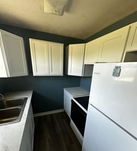 2334 S Greenwood St, Wichita, KS 67211