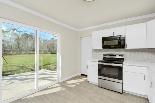 25409 Pebble Drive, Huffman, TX 77336