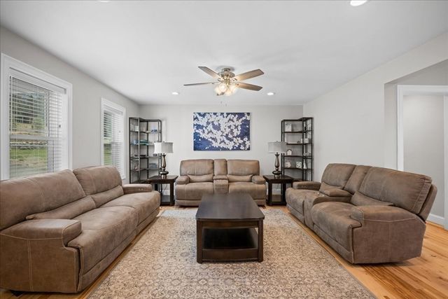 141 Thompson St, Palmer, MA 01069