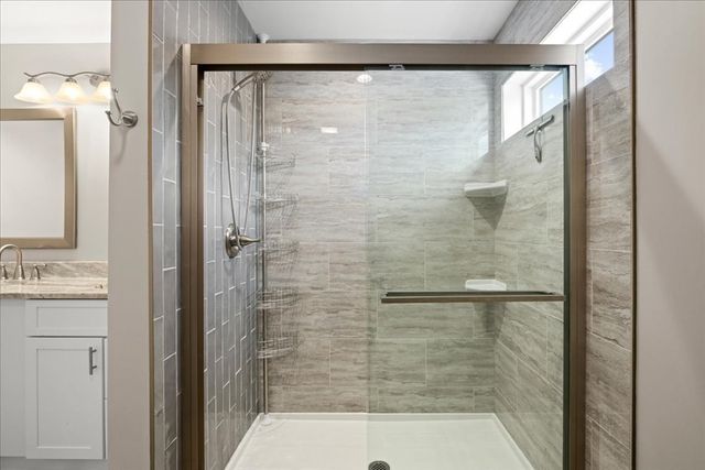 141 Thompson St, Palmer, MA 01069