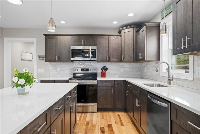 141 Thompson St, Palmer, MA 01069