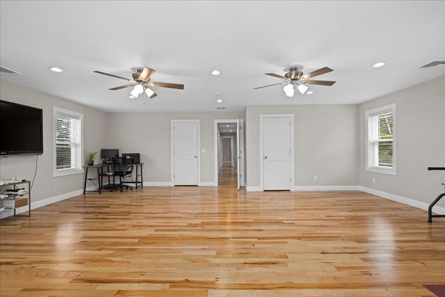 141 Thompson St, Palmer, MA 01069