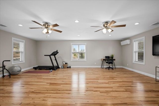 141 Thompson St, Palmer, MA 01069