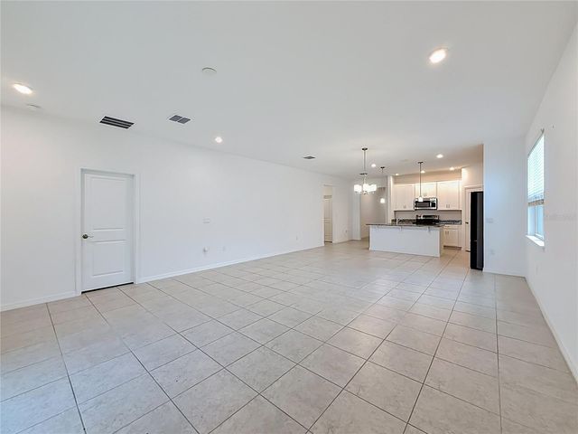 418 QUAYSIDE AVENUE, Mascotte, FL 34753