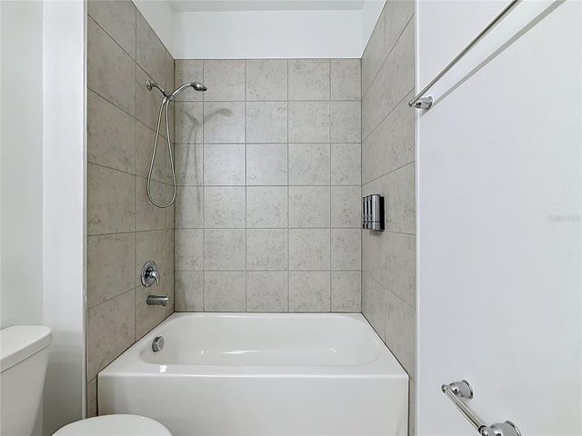 418 QUAYSIDE AVENUE, Mascotte, FL 34753