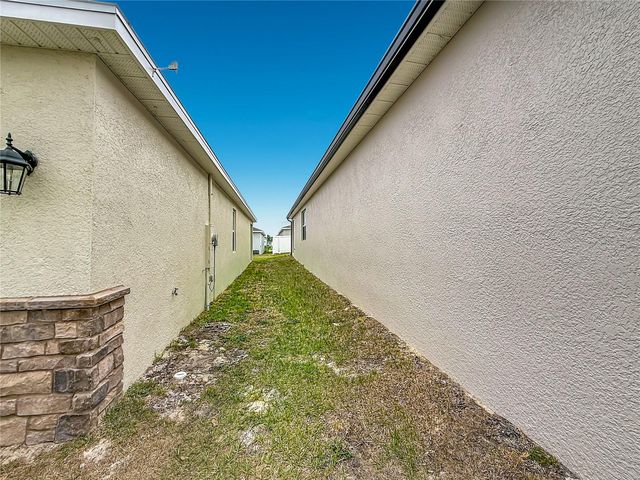 418 QUAYSIDE AVENUE, Mascotte, FL 34753