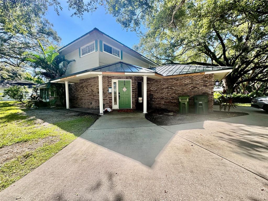 6812 ARBOR OAKS DRIVE, Bradenton, FL 34209