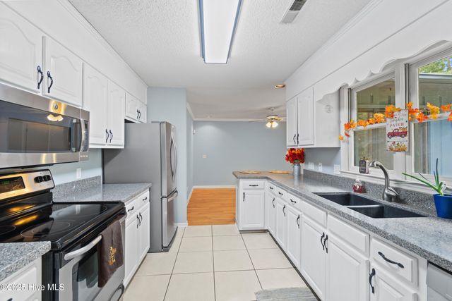 580 Boundaryline Drive, Calabash, NC 28467
