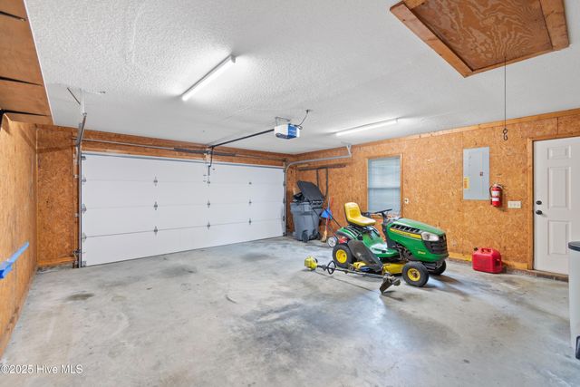 580 Boundaryline Drive, Calabash, NC 28467